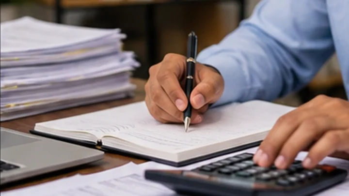 Accountant prepares GST records and returns